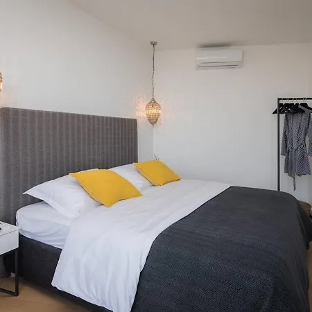 Unique 4-bedroom Sempervivum With Pool In