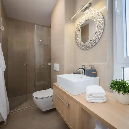 别墅 Unique 4-bedroom Sempervivum With Pool In