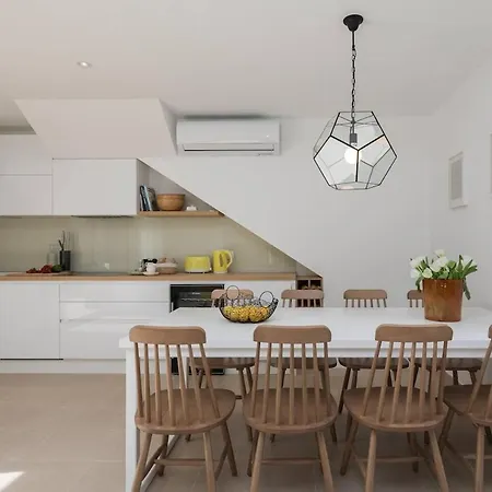 Unique 4-bedroom Sempervivum With Pool In *