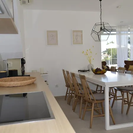 Villa Unique 4-bedroom Sempervivum With Pool In Sutivan