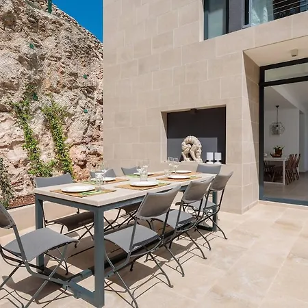 Vila Unique 4-bedroom Sempervivum With Pool In Sutivan
