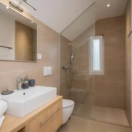 Unique 4-bedroom Sempervivum With Pool In Villa *