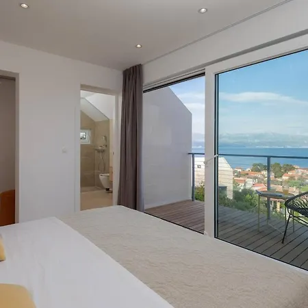 Villa Unique 4-bedroom Sempervivum With Pool In *